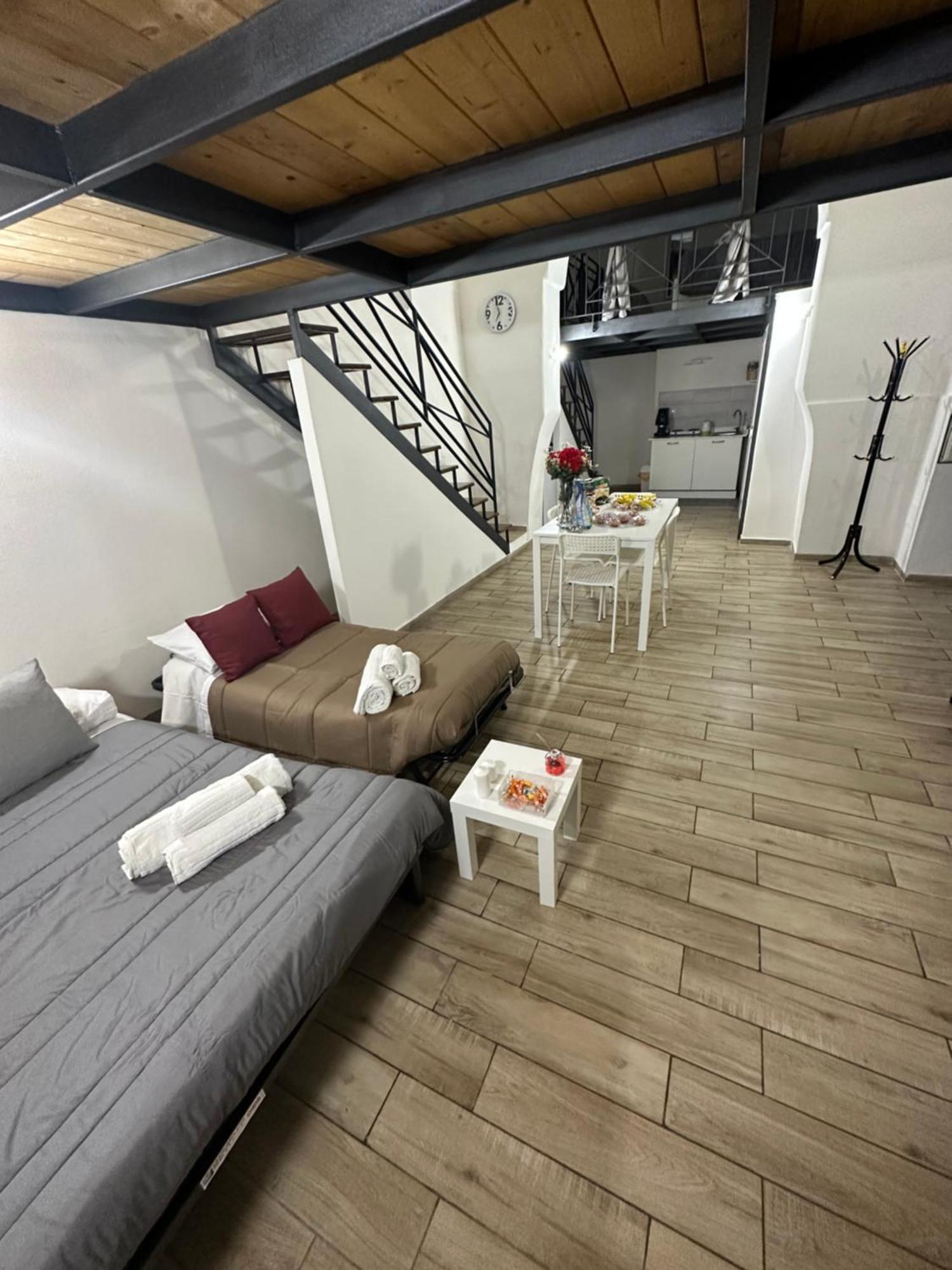 Appartamento Aurora House Napoli Esterno foto