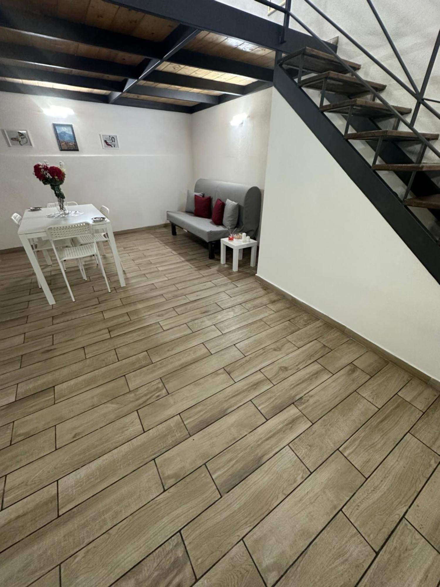 Appartamento Aurora House Napoli Esterno foto